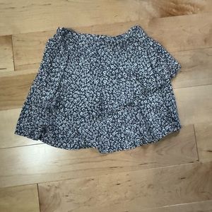 Ruffle skirt elastic waist super cute grey black and white flowered skirt